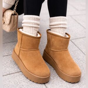 Women's Furry Faux Suede Ankle Platform Booties Tan Size 8 NWT